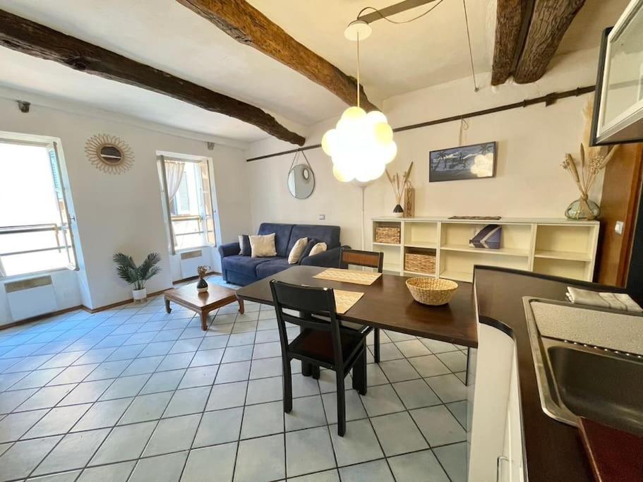 Charmants 2 Pieces, Vielle Apartment